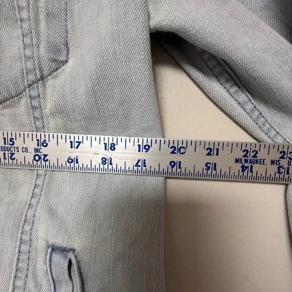 Jackson Brand Men's Light Wash Distressed Denim Jean Jacket Size Medium - Picture 2 of 6